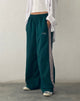 Afbeelding van Bedion Oversized Jogger in Bosgroen met M Embro