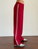 Afbeelding van Bennett broek met wijde pijpen in kleermakersrood met roze streep