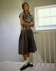 Afbeelding van Catelyn Geplooide Midi Rok in Navy Mosterd Ruit