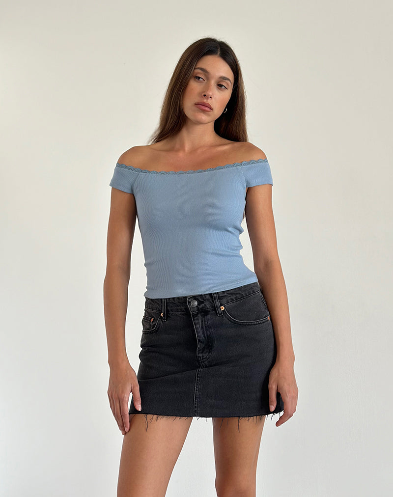 Chacha geribde bardot top in Nantucket blauw kant