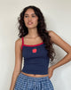 Afbeelding van Icah Vest Top in Navy met Rode Binding en Appelmotief