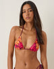 Afbeelding van Pami Bikinitop in Sketch Hibiscus Bourgondië met contrasterende bandjes