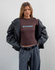 Afbeelding van Sutin Baby Tee in Deep Mahogany met Don't Be Jealous Slogan