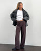 Afbeelding van Tatina Slim broek in bruin krijtstreep Tailoring