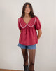Afbeelding van Viana Blouse in Adrenaline Rood met Witte Bies