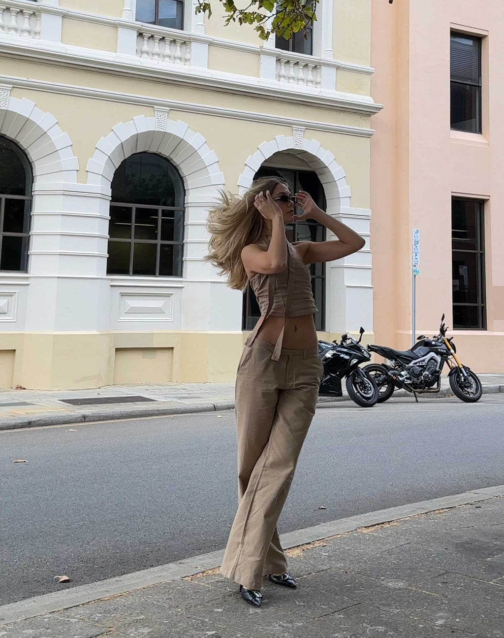 MOTEL X JACQUIE Jawi broek in licht taupe