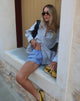 Afbeelding van MOTEL X JACQUIE Turner Shirt in Grijs en Wit Streep met M-Borduursel