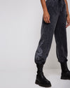 Zure stone wash met draak borduursel