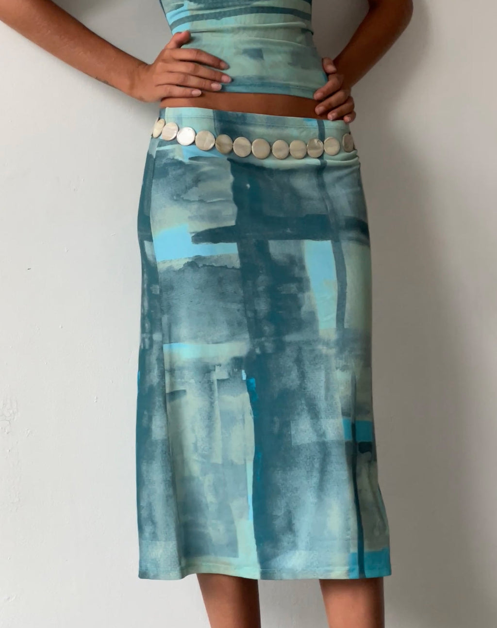 MOTEL X JACQUIE Gia Midi Rok in Mesh Abstract Paint Brush Groen