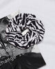 Afbeelding van XL Scrunchie in 90s Zebra