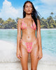 beeld van MOTEL X BARBARA Pami Bikini Top in 90s Beachy Floral Hot Pink