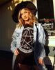 Afbeelding van Sunny Kiss Tee in Black Devil Trap