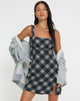 BEELD VAN Mehra Slip Dress in 20's Check Zwart en Grijs