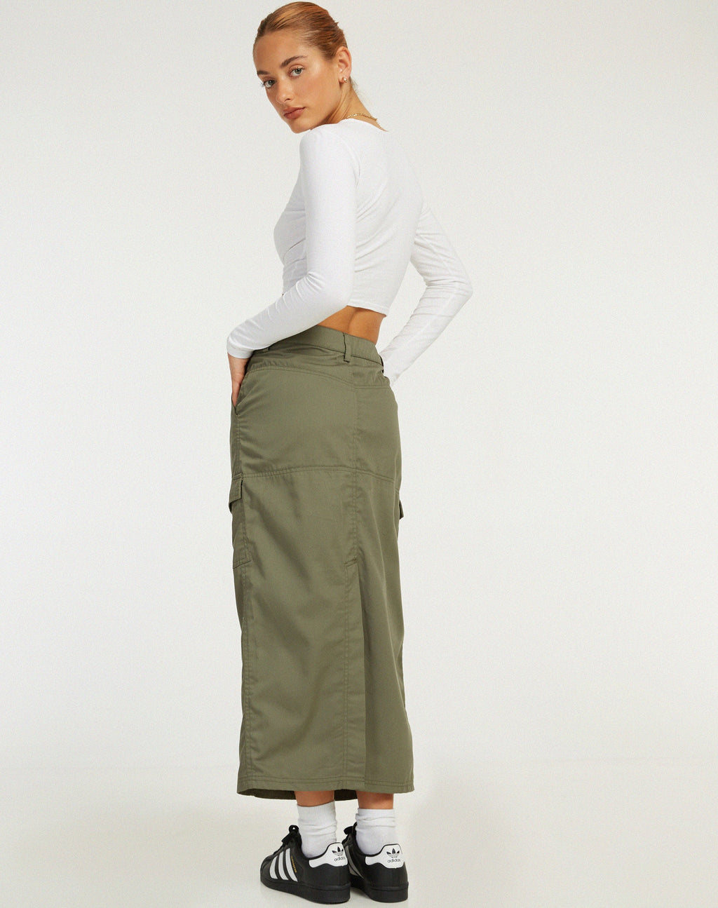 Widya Cargo Midi Rok in Donker Olijf