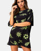 Afbeelding van Sunny Kiss T-shirt in zwart met tribal herhaling