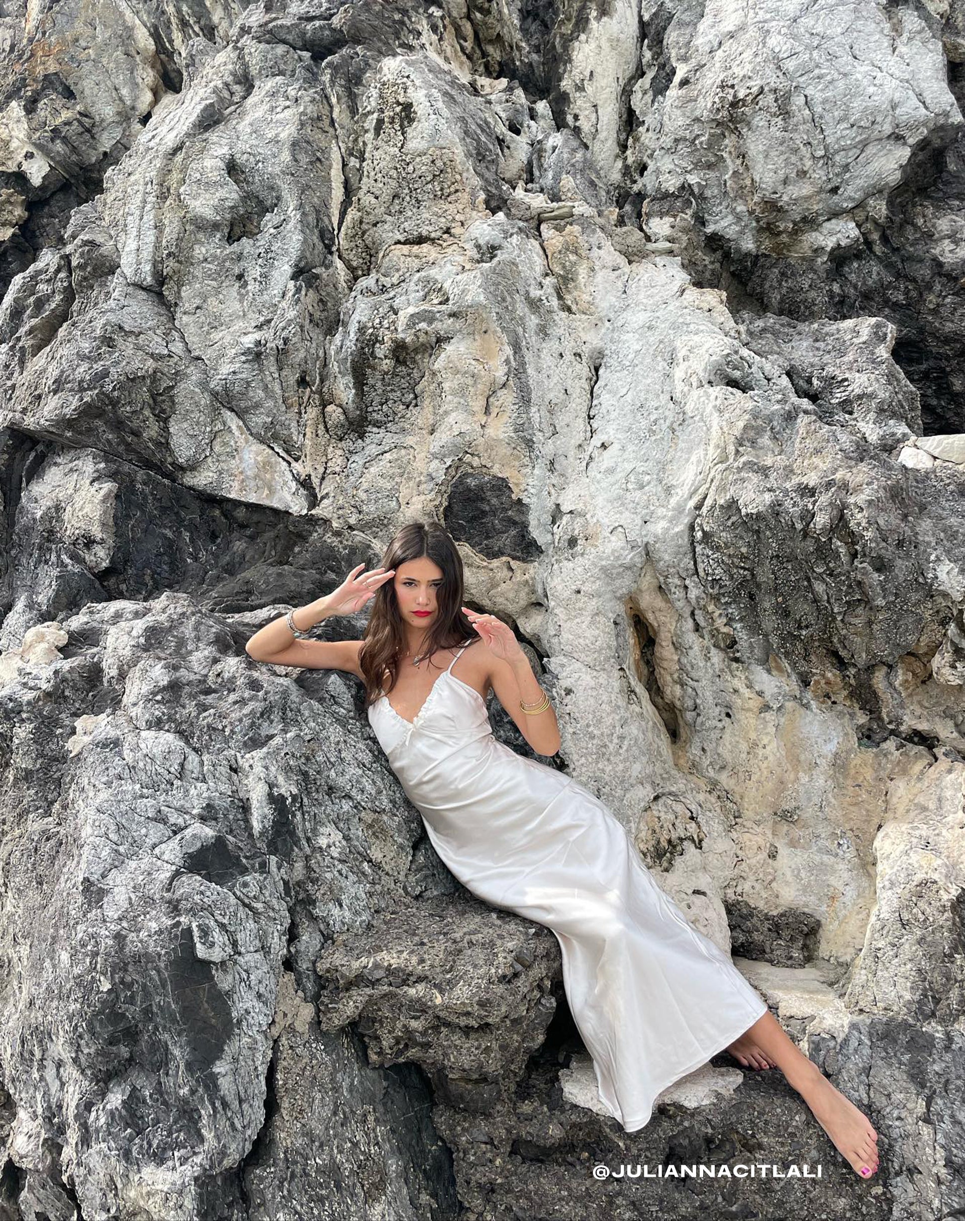 Afbeelding van Padil Midi Dress in Satin Pearled Ivory