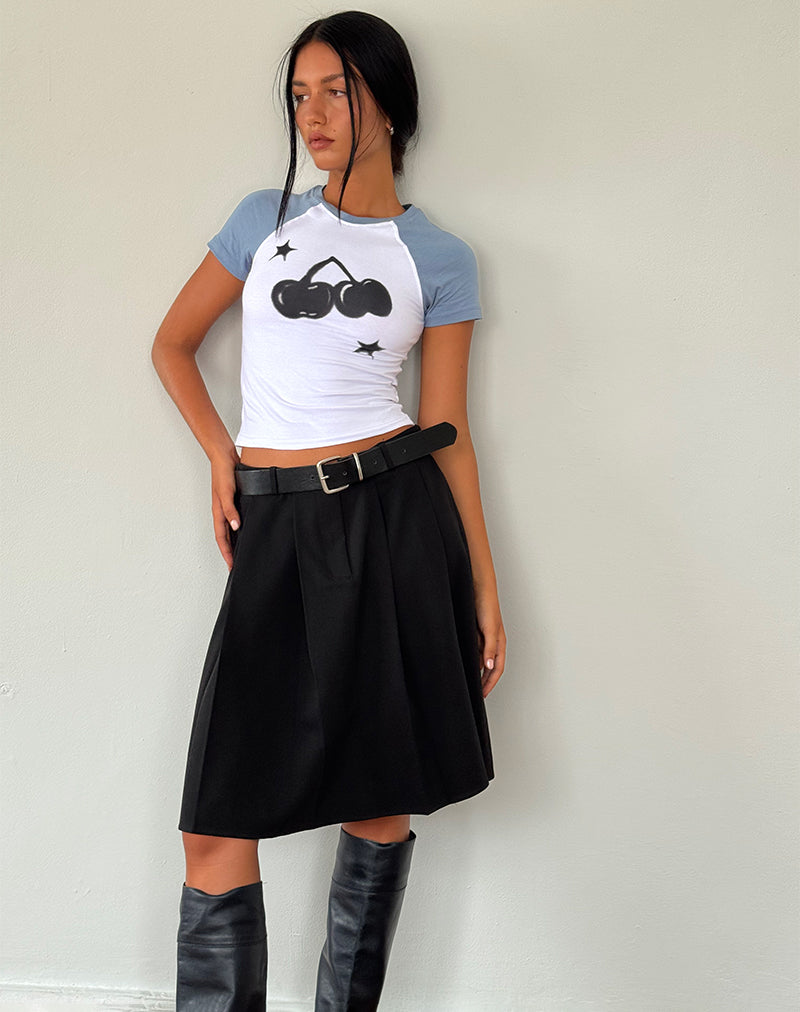 Afbeelding van Agneta Baby Tee in Wit met Faded Denim Kersenprint