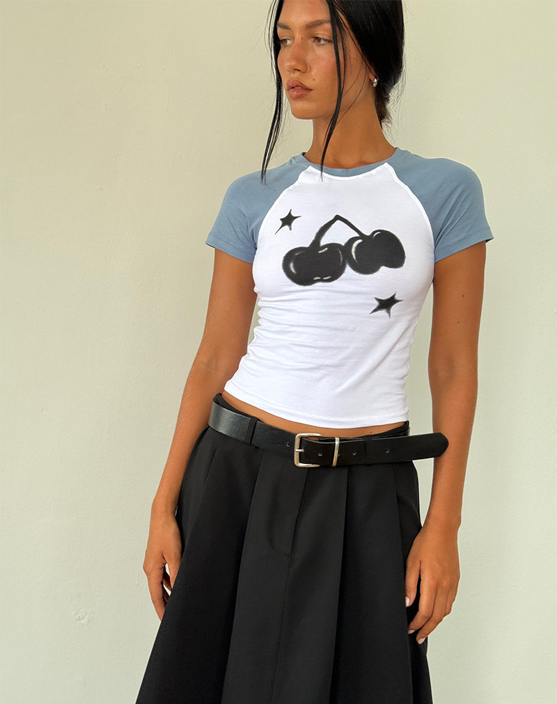 Agneta Baby Tee in wit met Faded Denim kersenprint