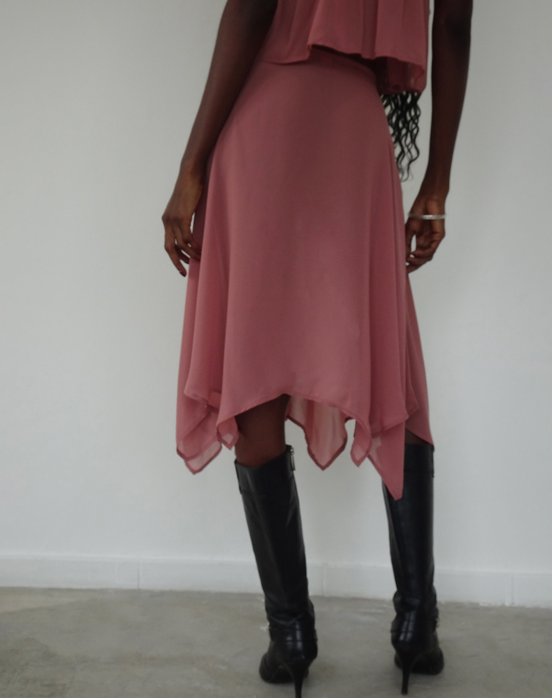 Afbeelding van Albertha Midi rok in Dessert Sand