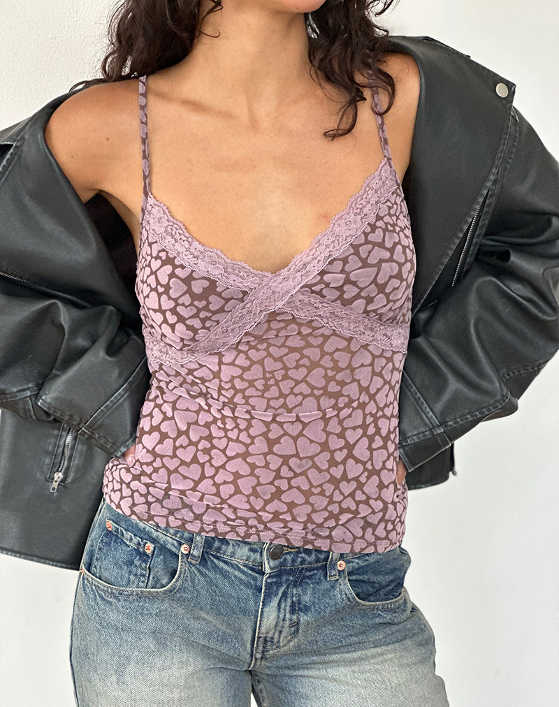 Alcesta top van bruin flock mesh met roze hartjesprint