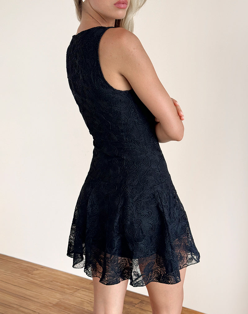 Afbeelding van Ambika Dress in Textured Lace Rose Black
