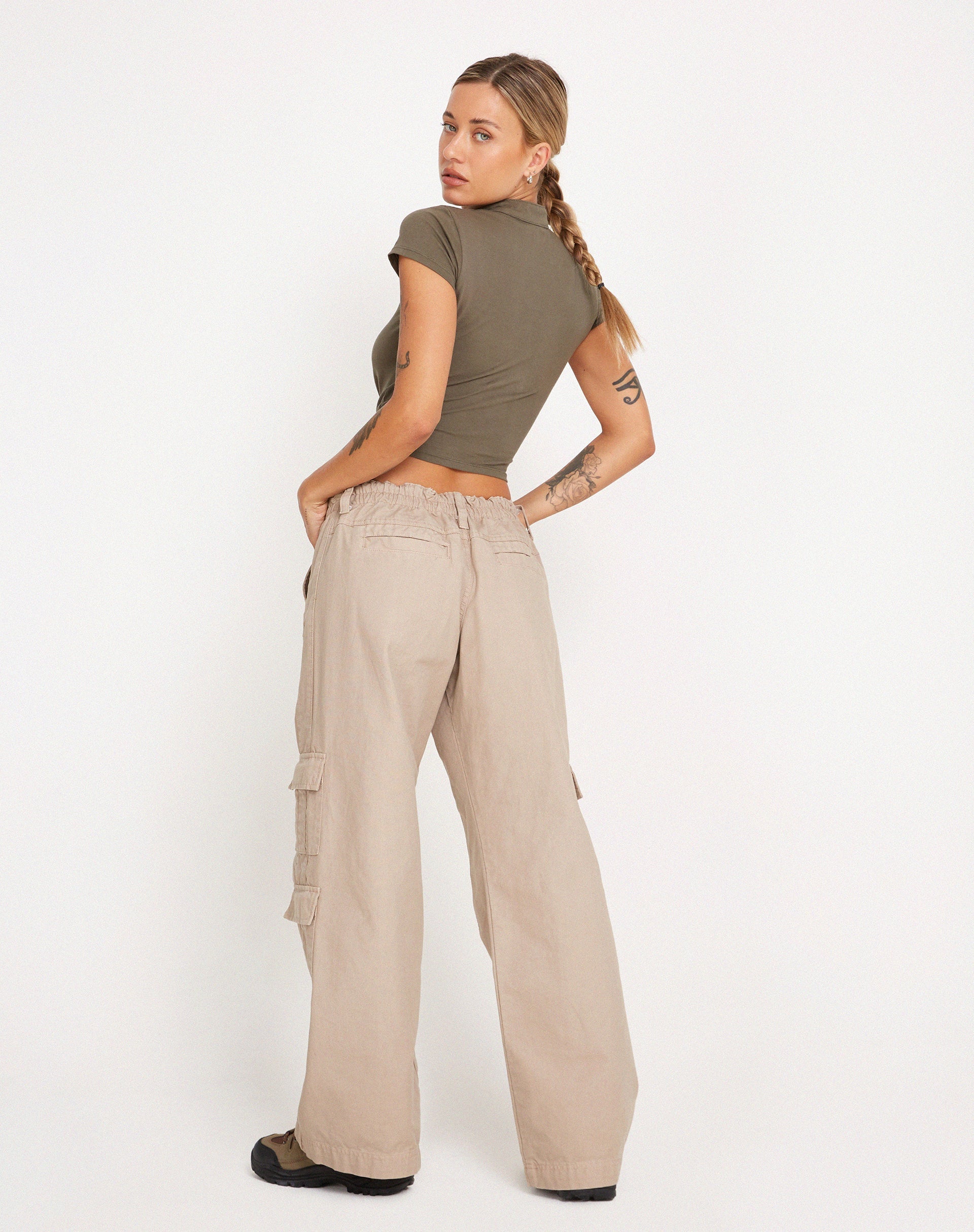 Afbeelding van Anelis Crop Top in Tarmac Green