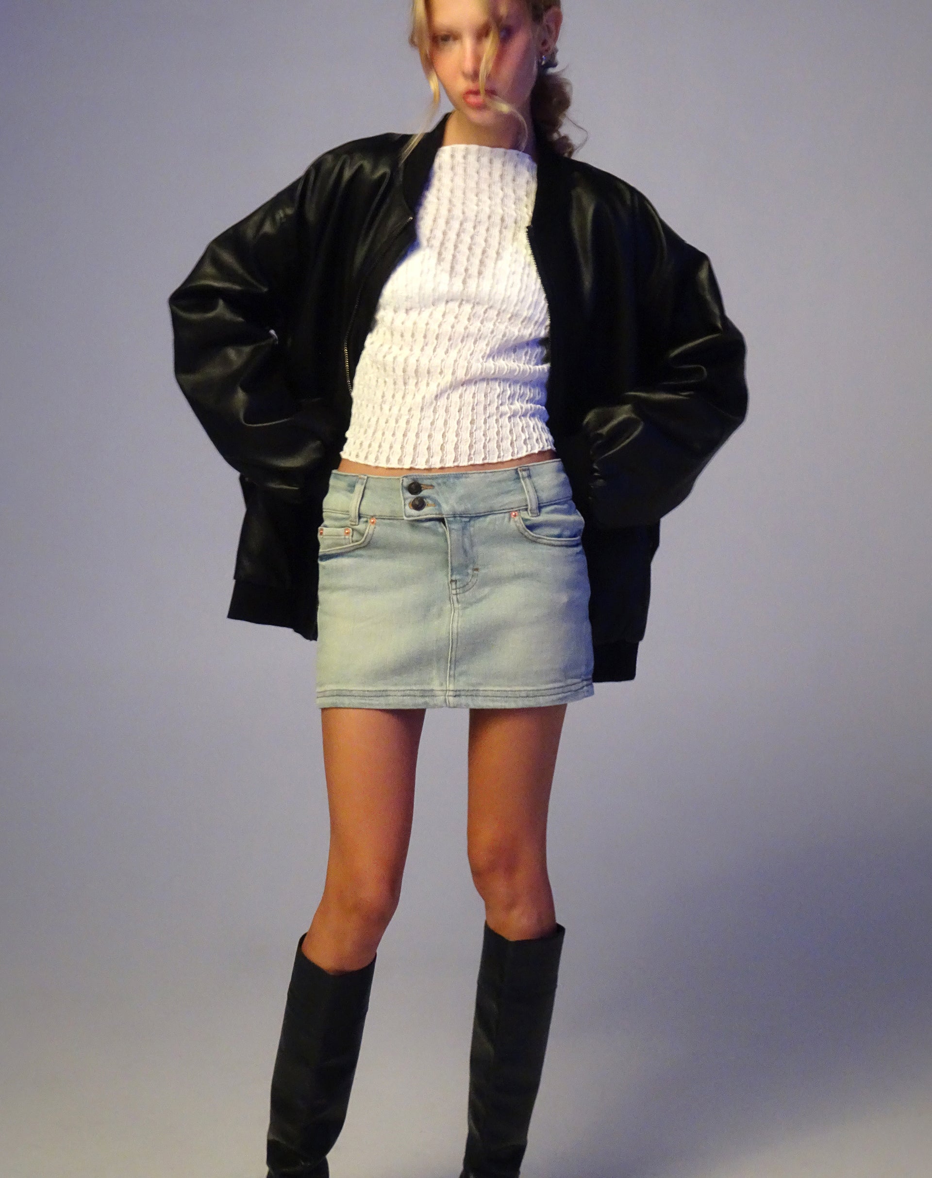 Afbeelding van Denim minirok met lage taille in Super Bleach