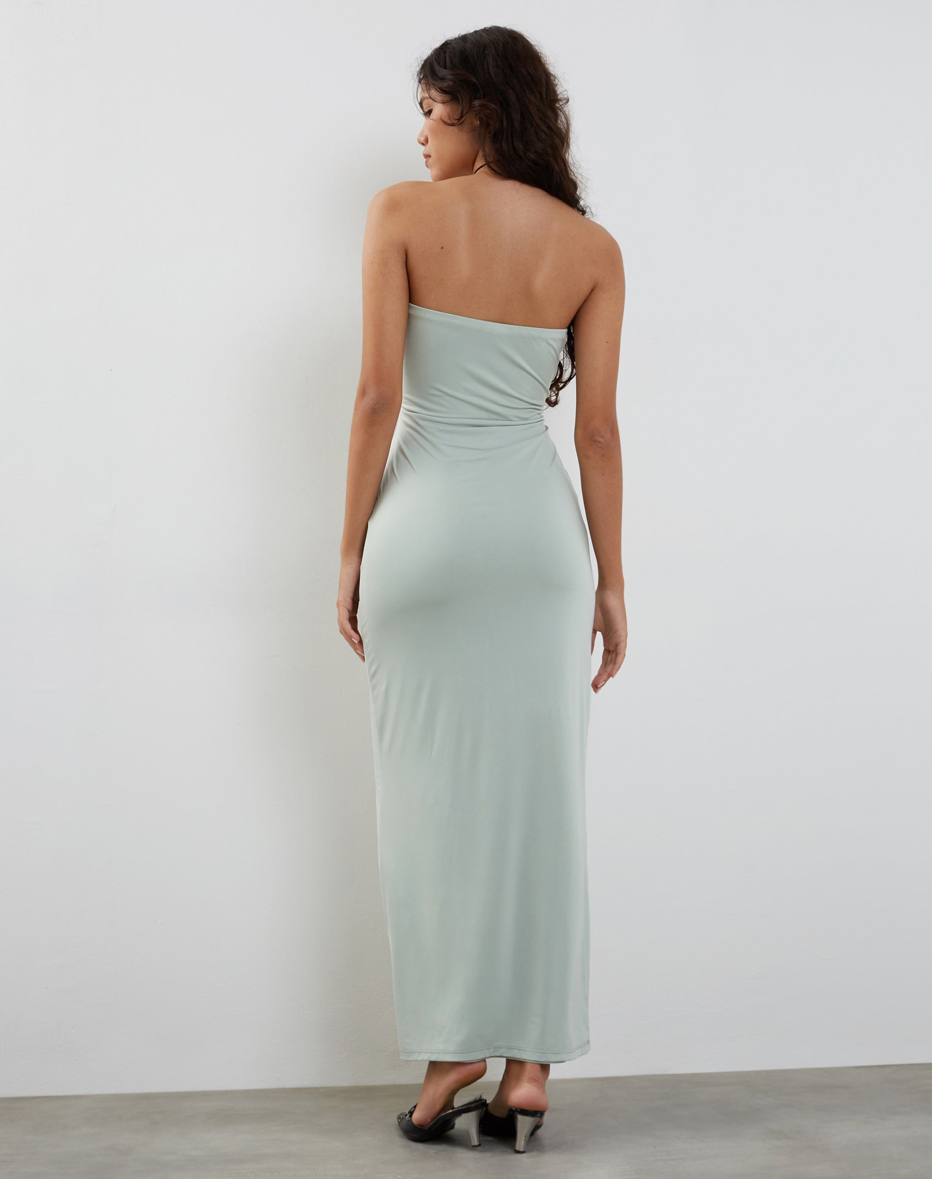 Afbeelding van Annalise Bandeau Slinky Maxi Dress in Mint