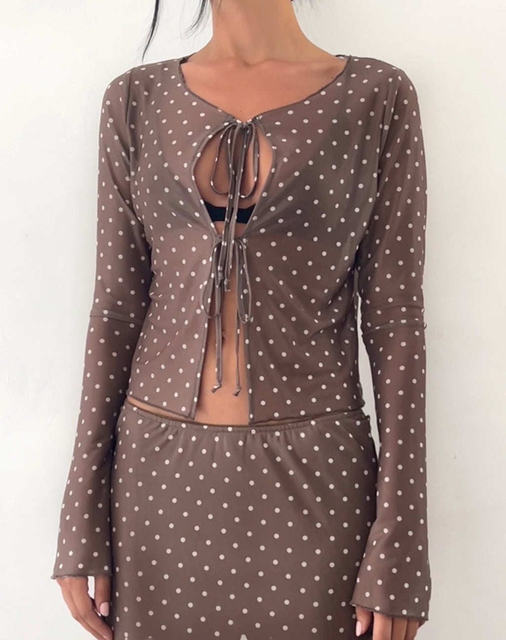 Araceli Top met Stropdas in Basic Polka Bruin