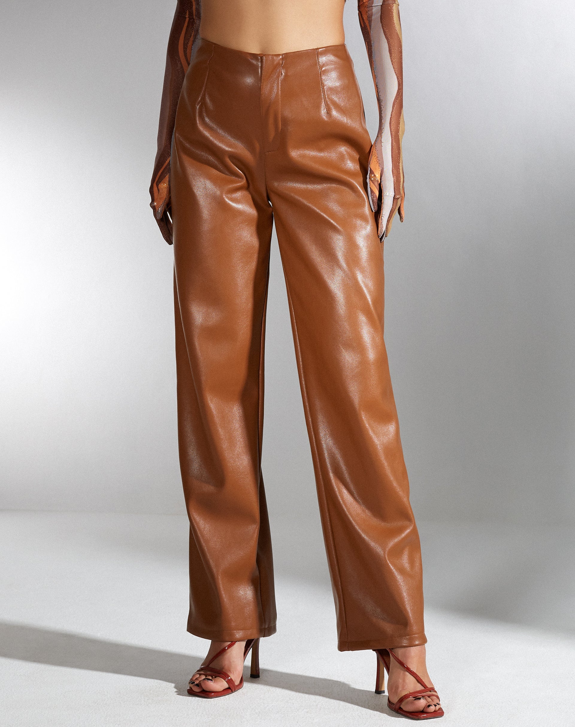 Afbeelding van MOTEL X IRIS Patria broek in PU Chocolade