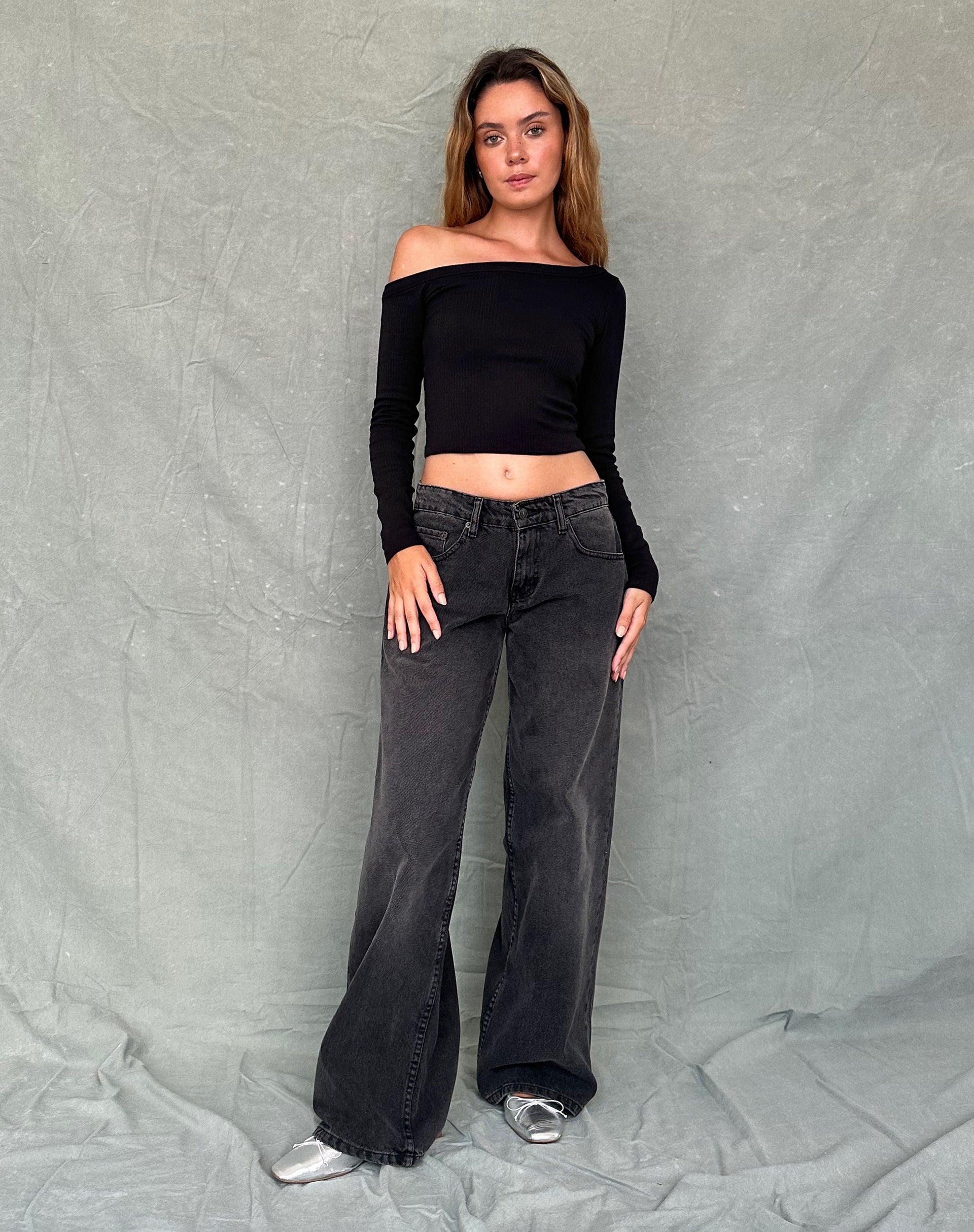 Afbeelding van Ashia Asymmetrische Lange Mouw Top in Zwart Superzachte Dikke Rib