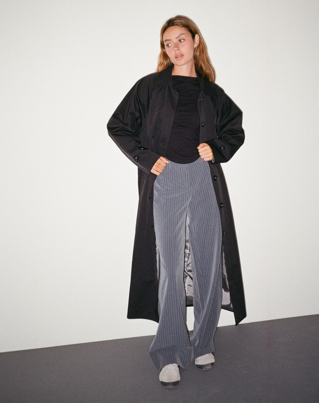 Assa Trenchcoat in zwart met streepvoering