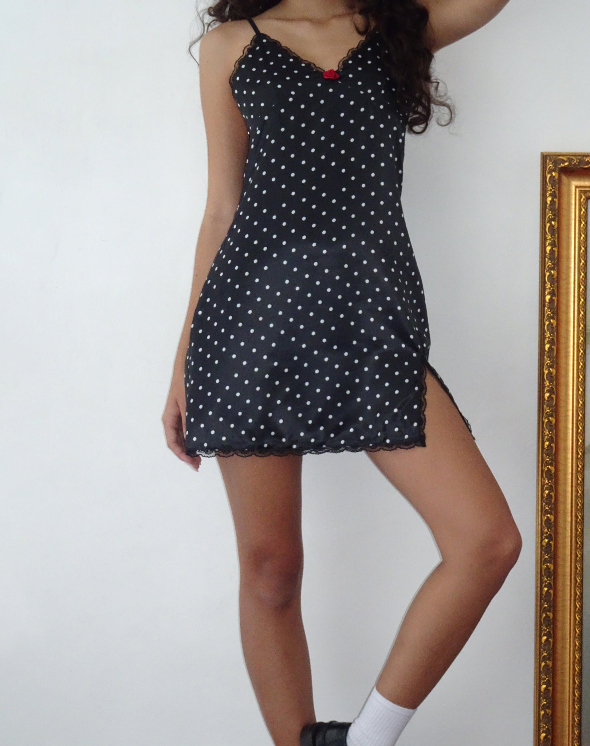 Afbeelding van Astrid Satijnen Mini Jurk in Polka Dot Zwart