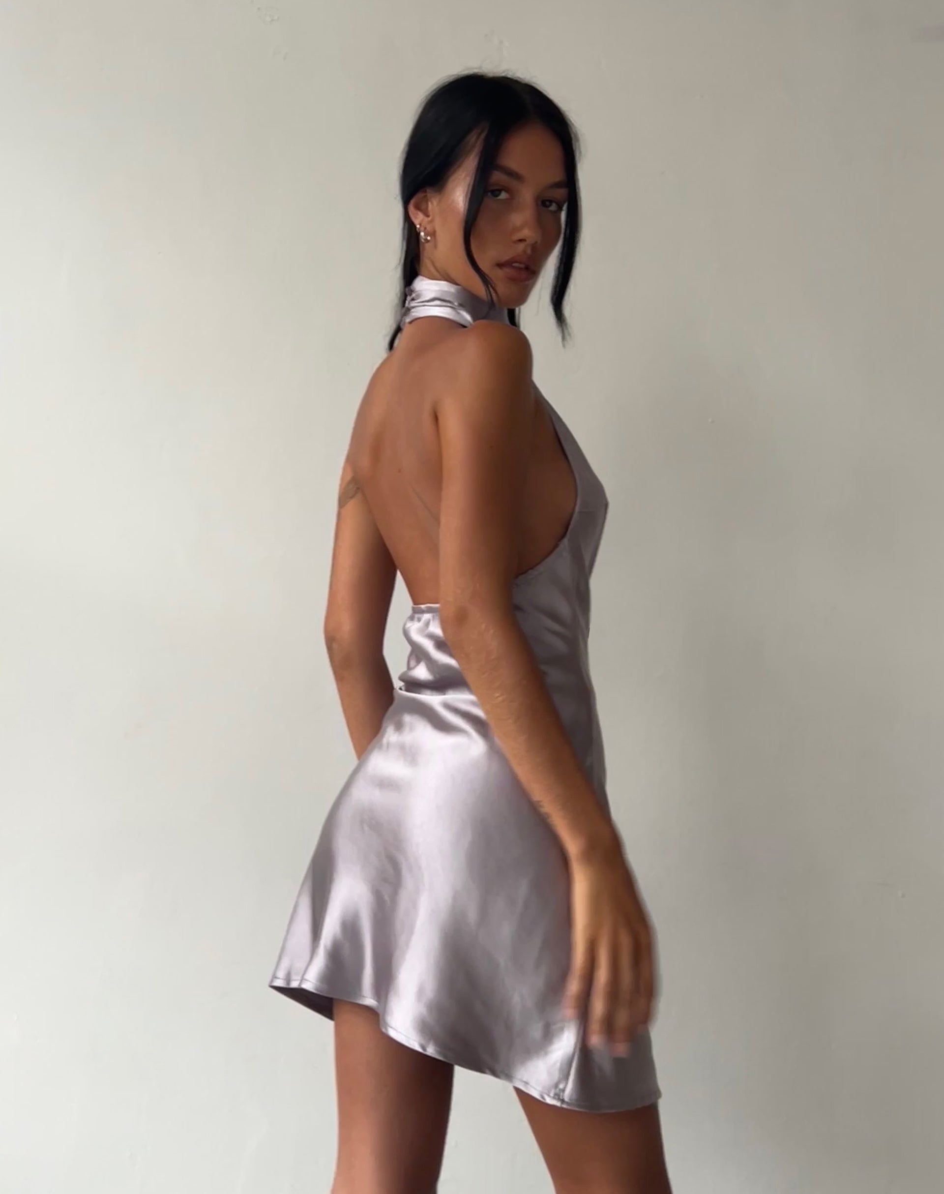 beeld van MOTEL X JACQUIE Atik Halterneck Mini Dress in Satin Silver