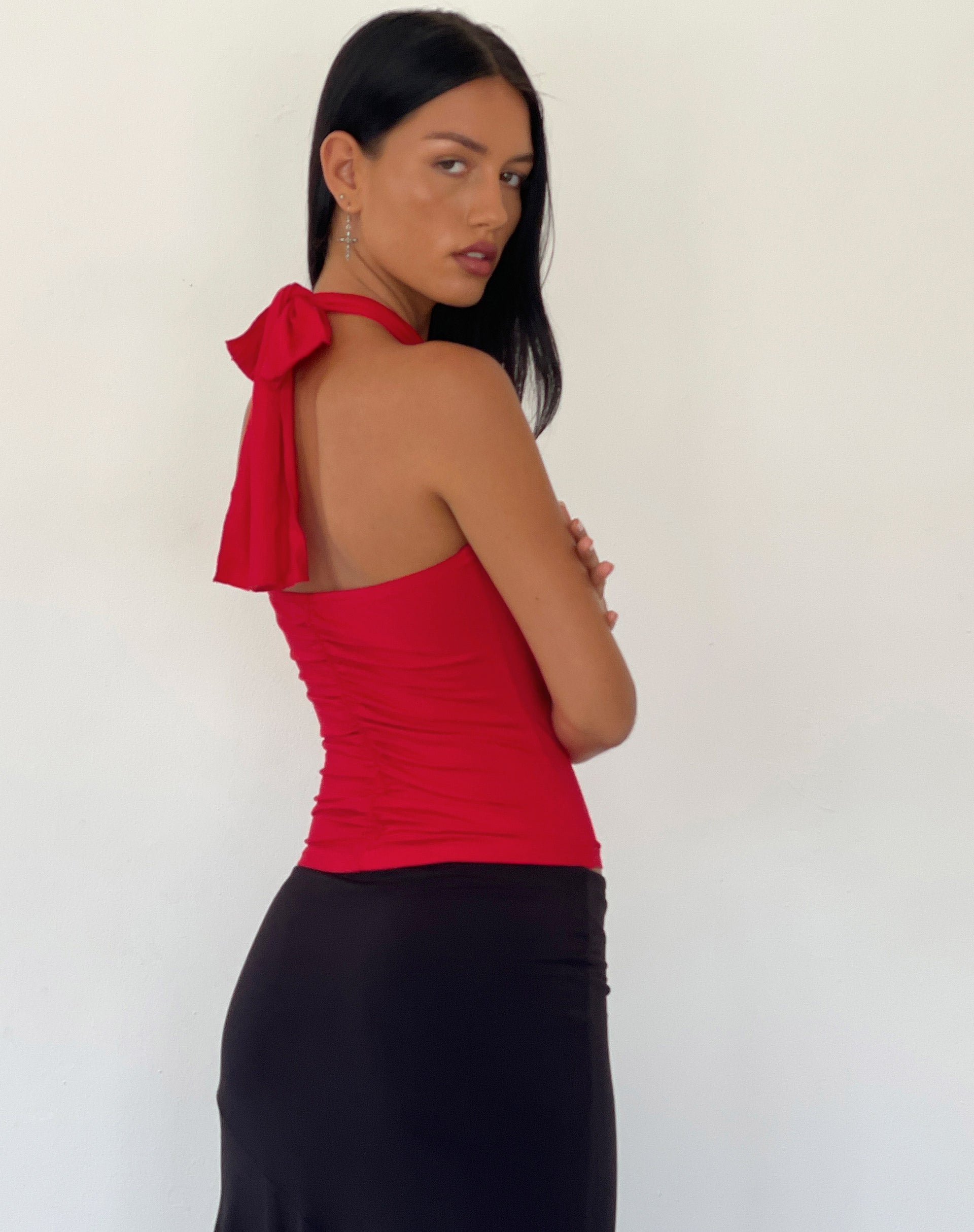 Afbeelding van Audrey Halterneck Top in Rood Zacht Slinky