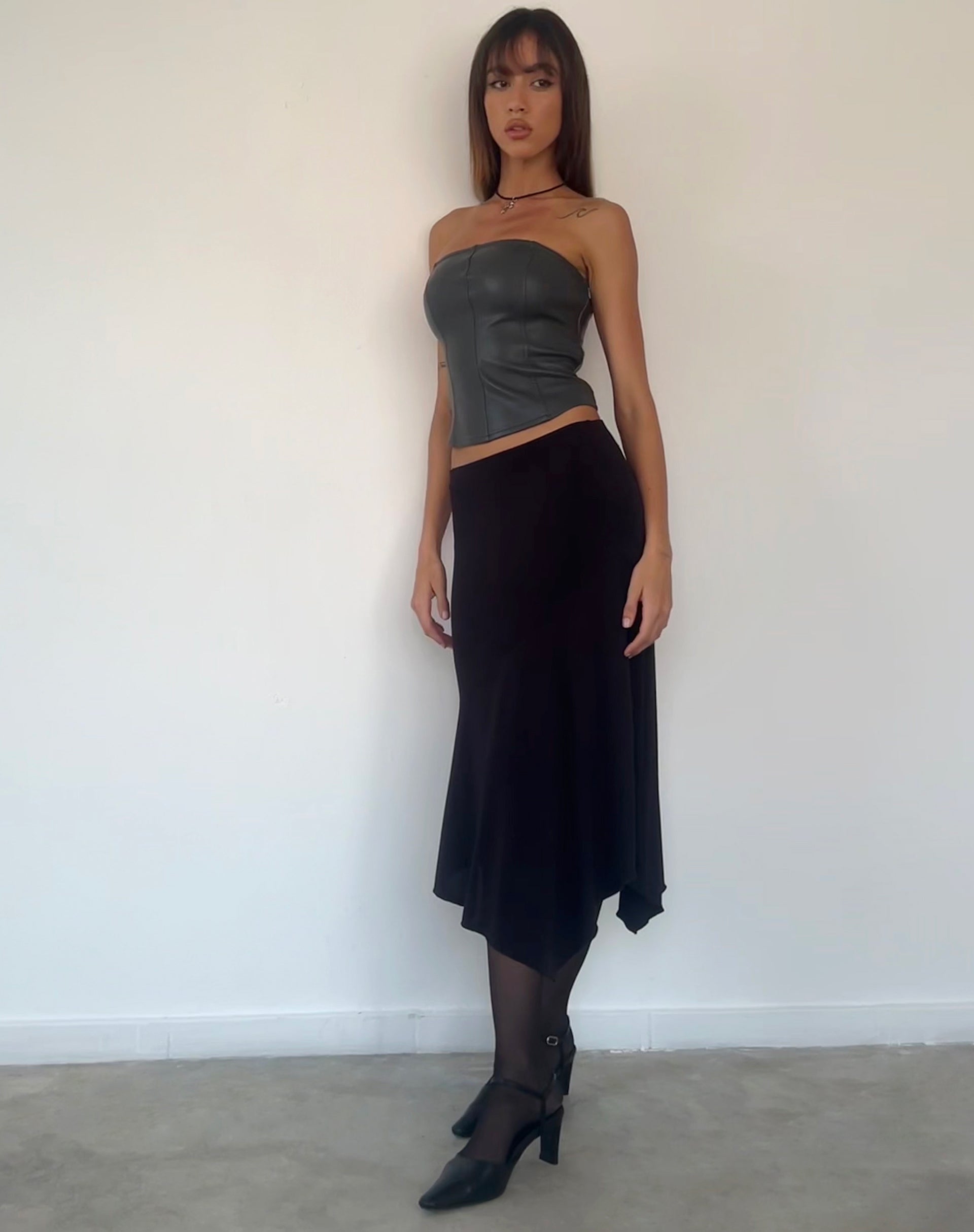 Afbeelding van Audy Bandeau Crop Top in PU Leisteengrijs