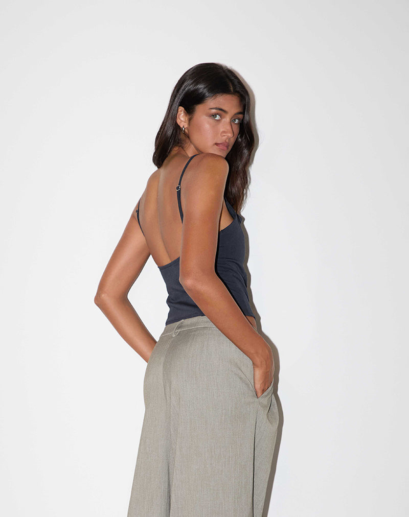 Afbeelding van Aurei Scoop Back Top in Getailleerd Navy