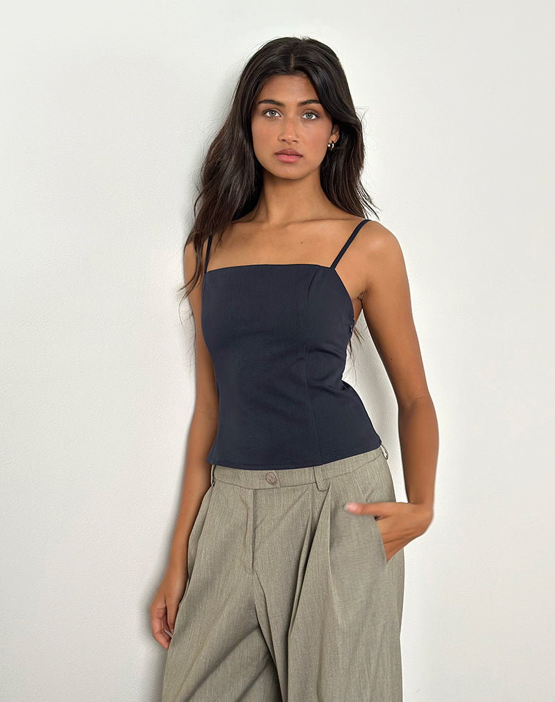 Afbeelding van Aurei Scoop Back Top in Getailleerd Navy