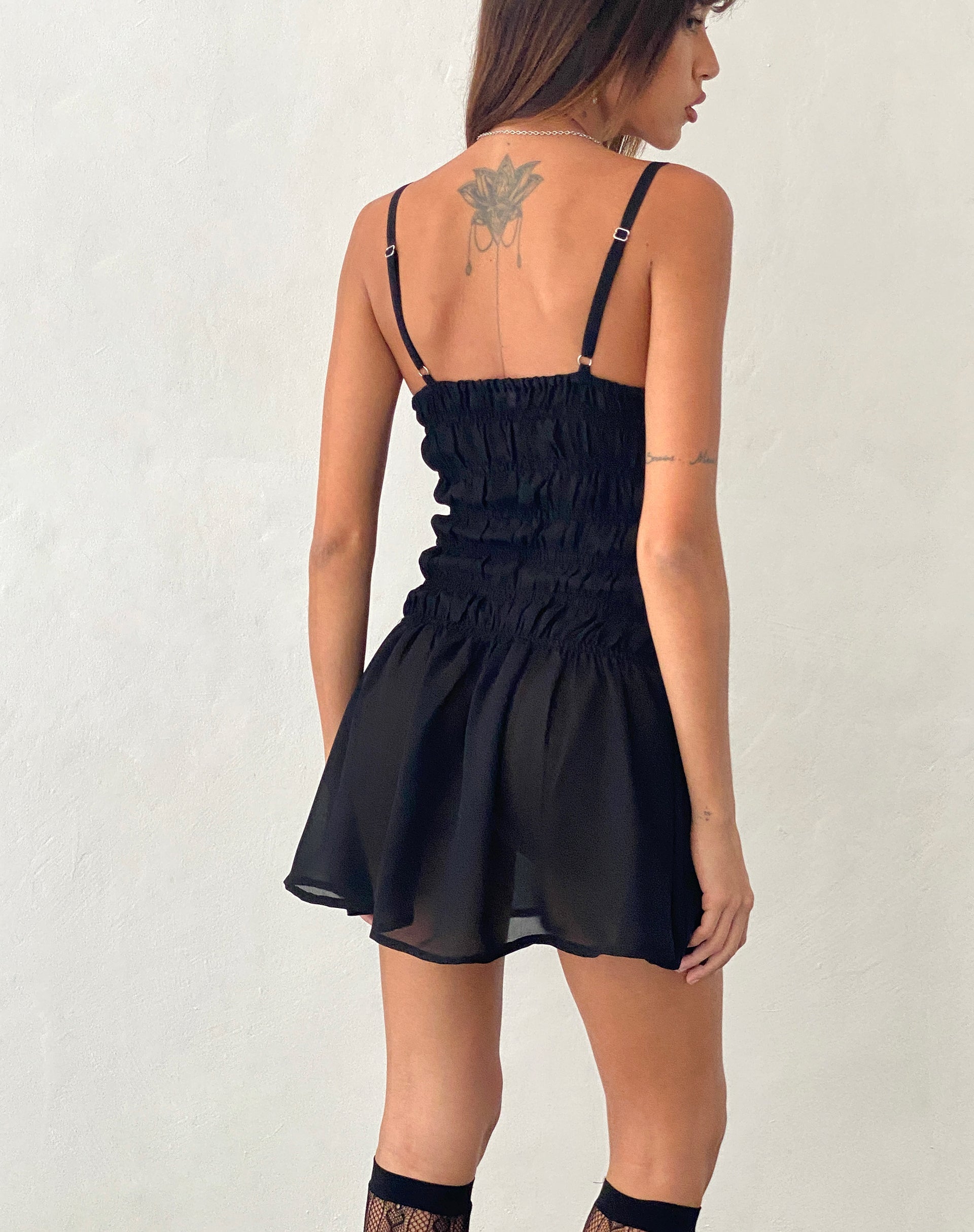 Afbeelding van Axely Gerimpelde Mini Jurk in Chiffon Zwart