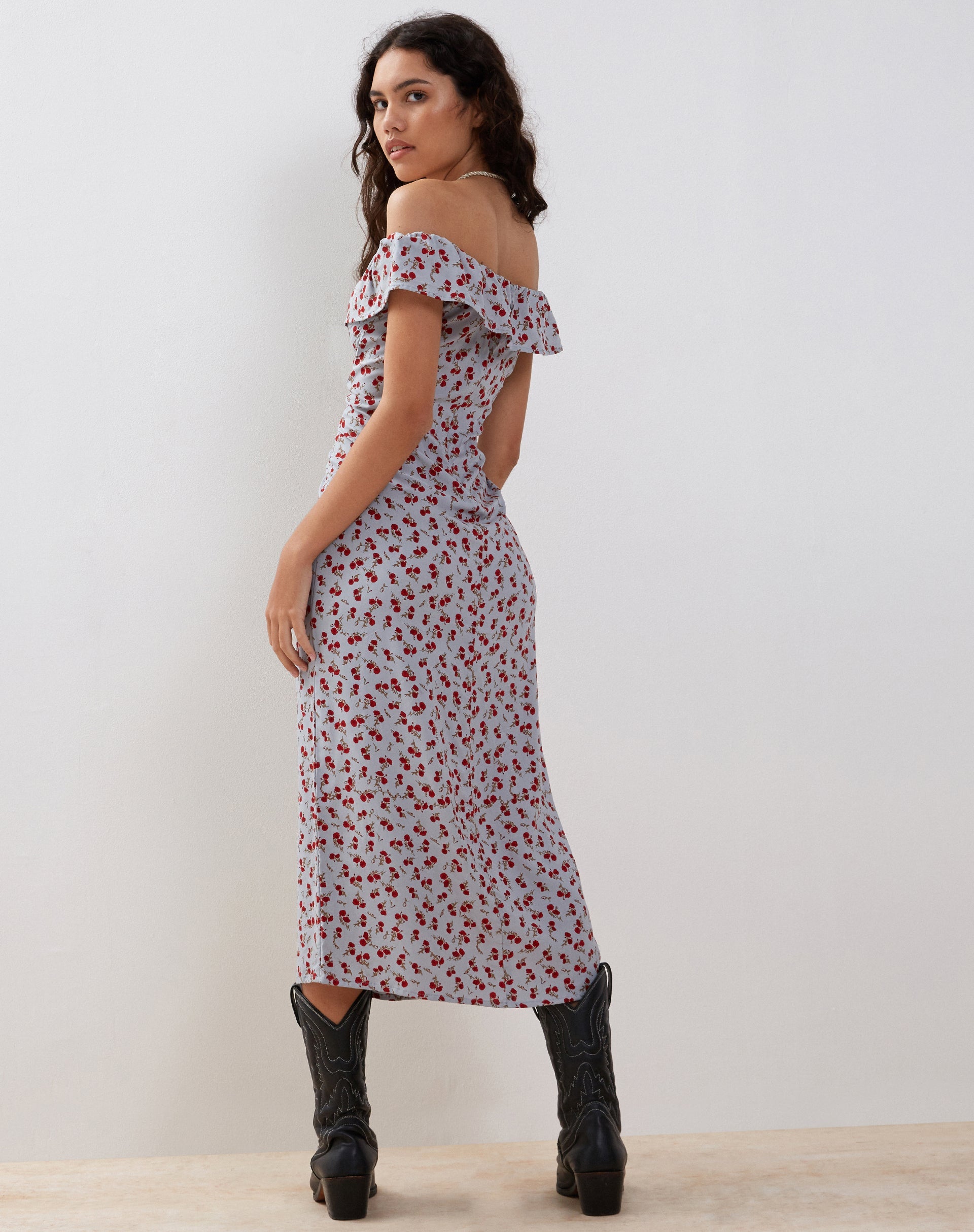 Afbeelding van Ayudia Bardot Midi Dress in Blauw Bloemig Ditsy