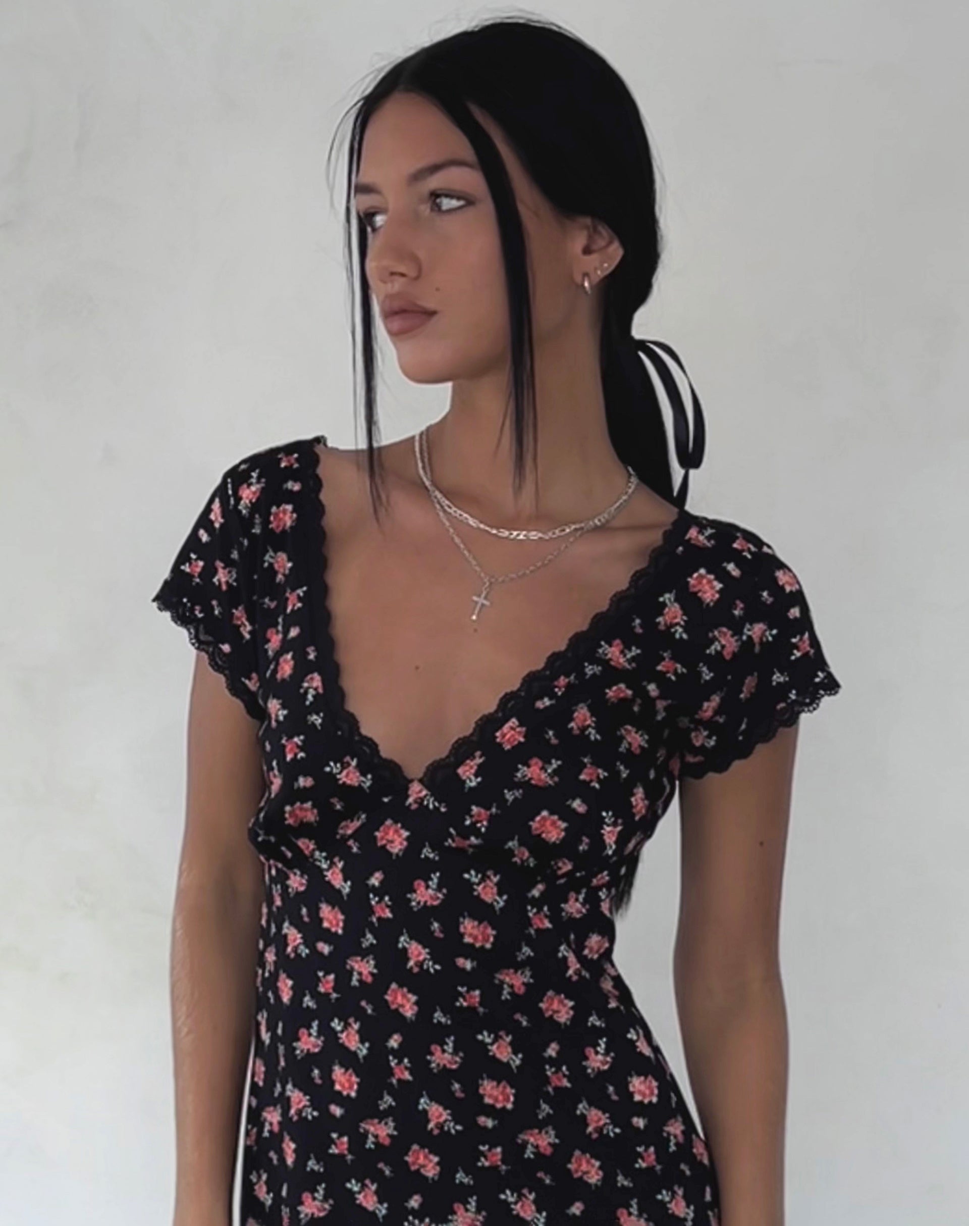 Afbeelding van Bahata Midi Dress in Vloeiende Roos Zwart