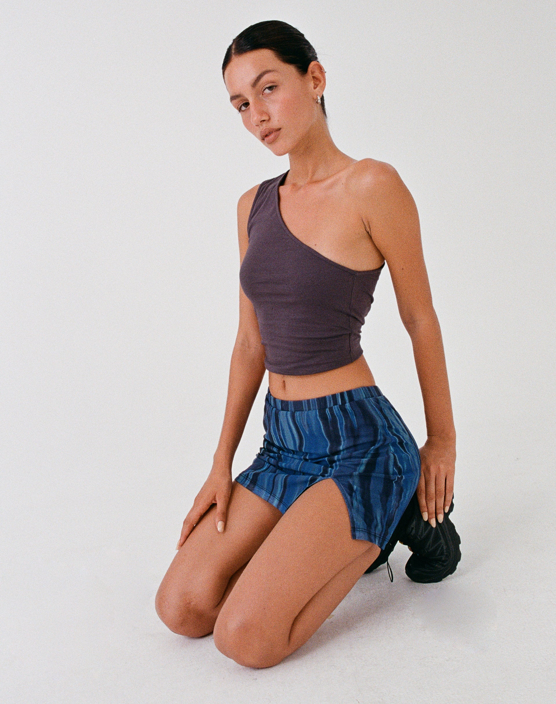 Afbeelding van MOTEL X JACQUIE Pelma Mini Rok in Kleur Bloederig Blauw