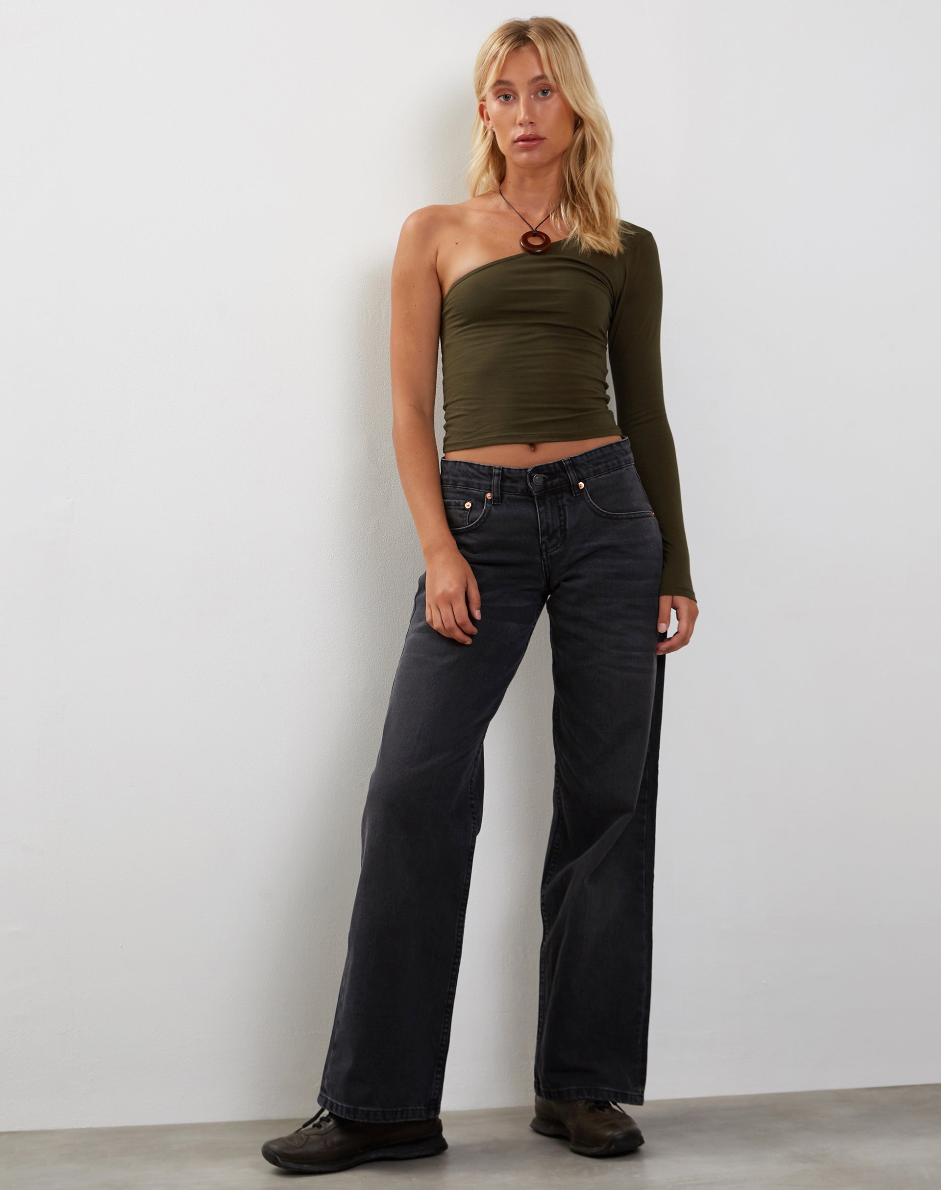 Afbeelding van Bayge One Shoulder Top in Olijf