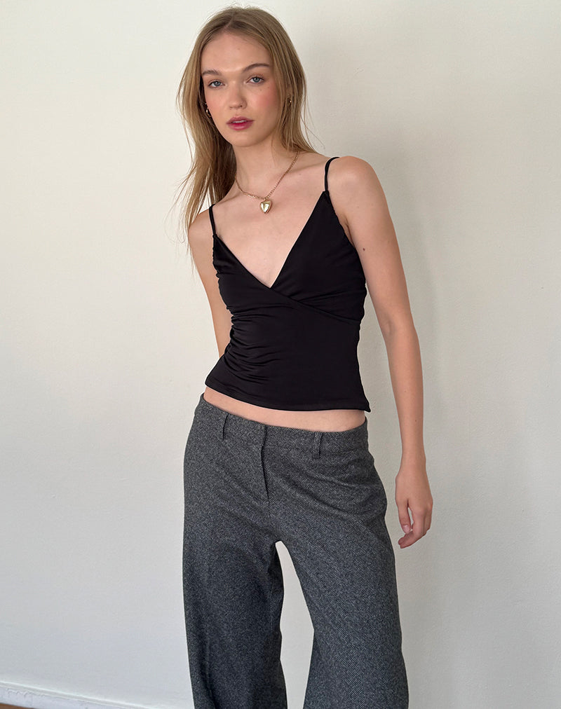Afbeelding van Bea Slinky Cross Front Top in Zwart