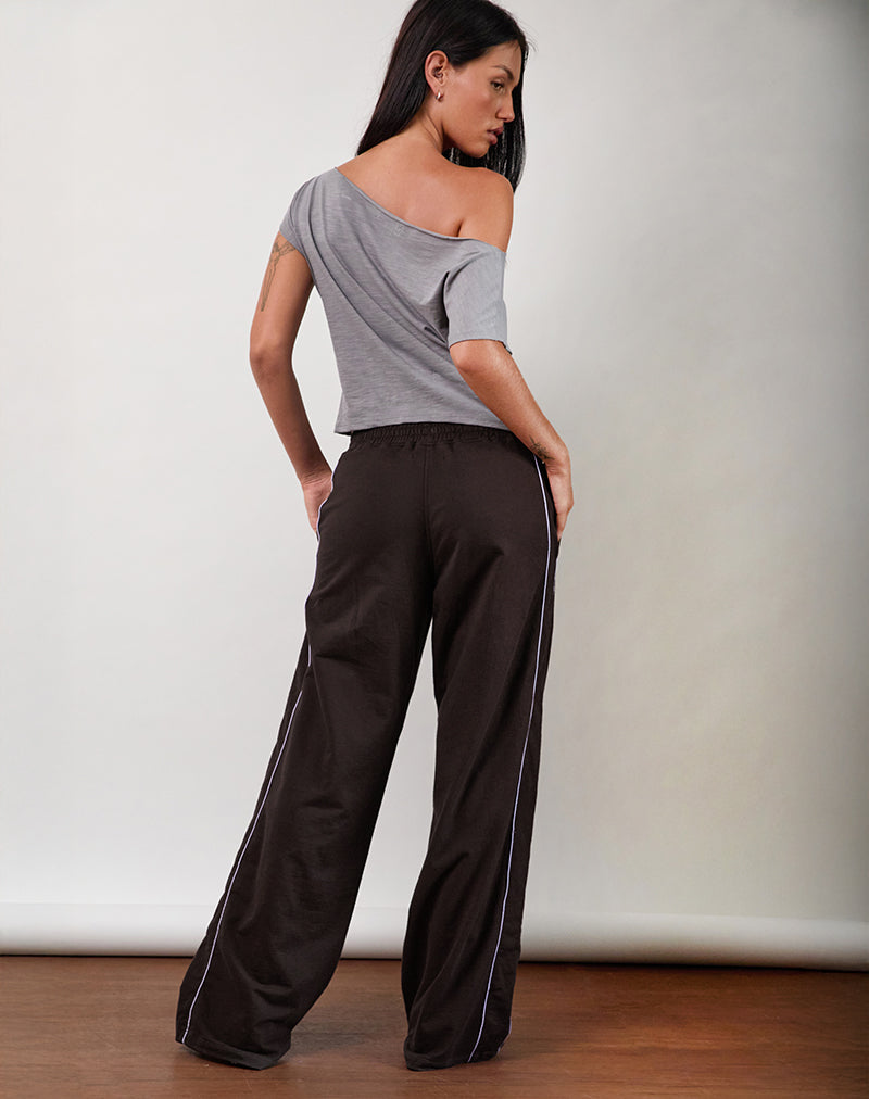 Afbeelding van Benton Jogger in Bittere Chocolade met Violette Binding