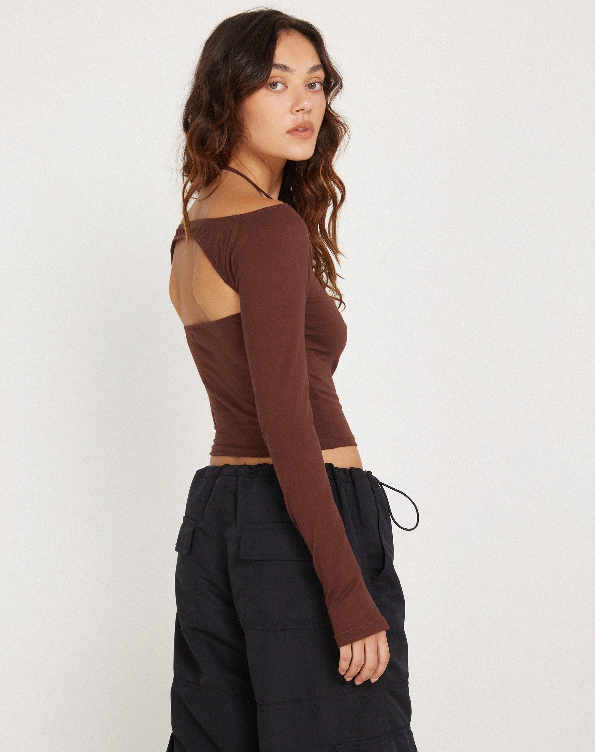 Afbeelding van Braja Haltertop met lange mouwen in Seal Brown