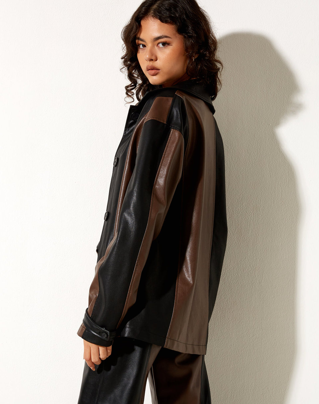 Bugi Jacket in PU Bittere Chocolade