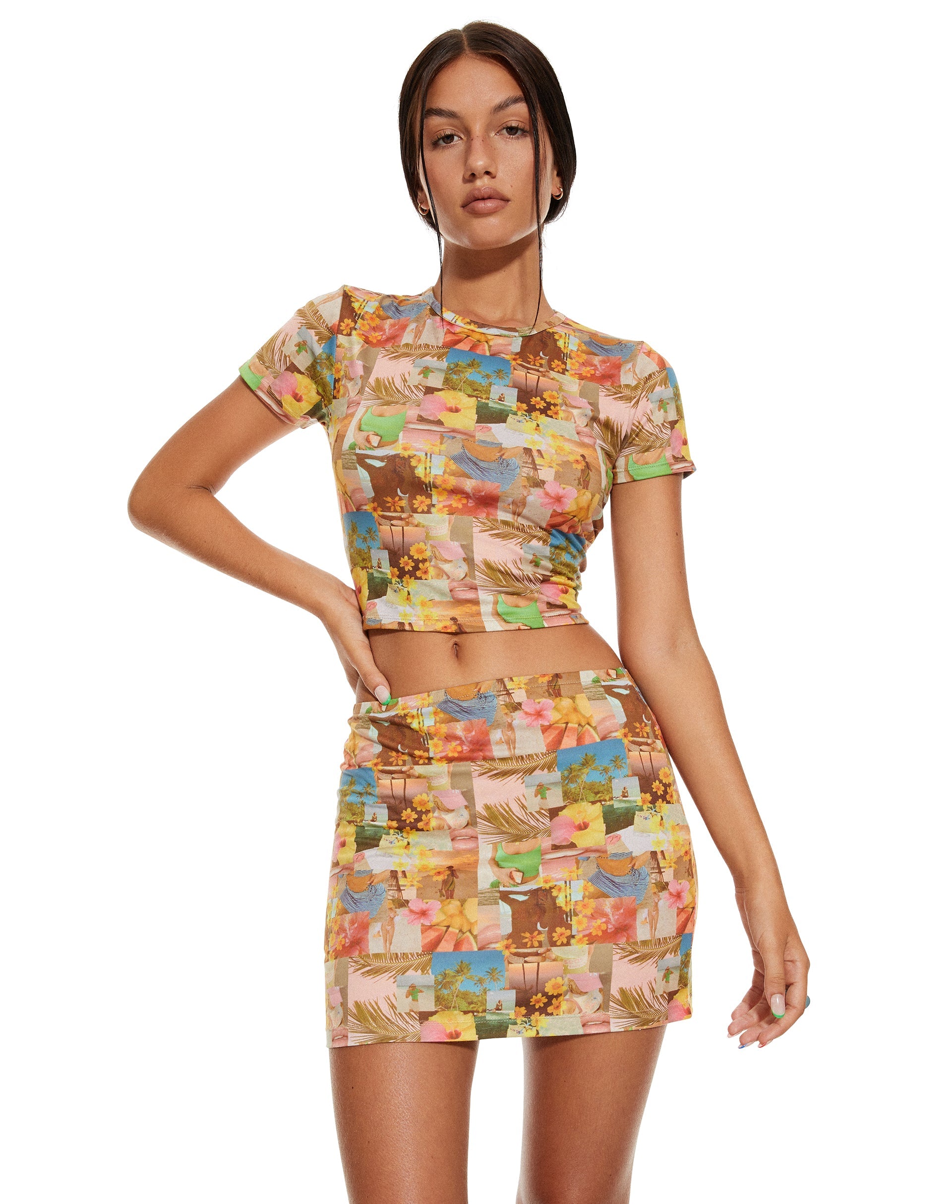 beeld van MOTEL X BARBARA Guida minirok in jaren 90 tropische collage