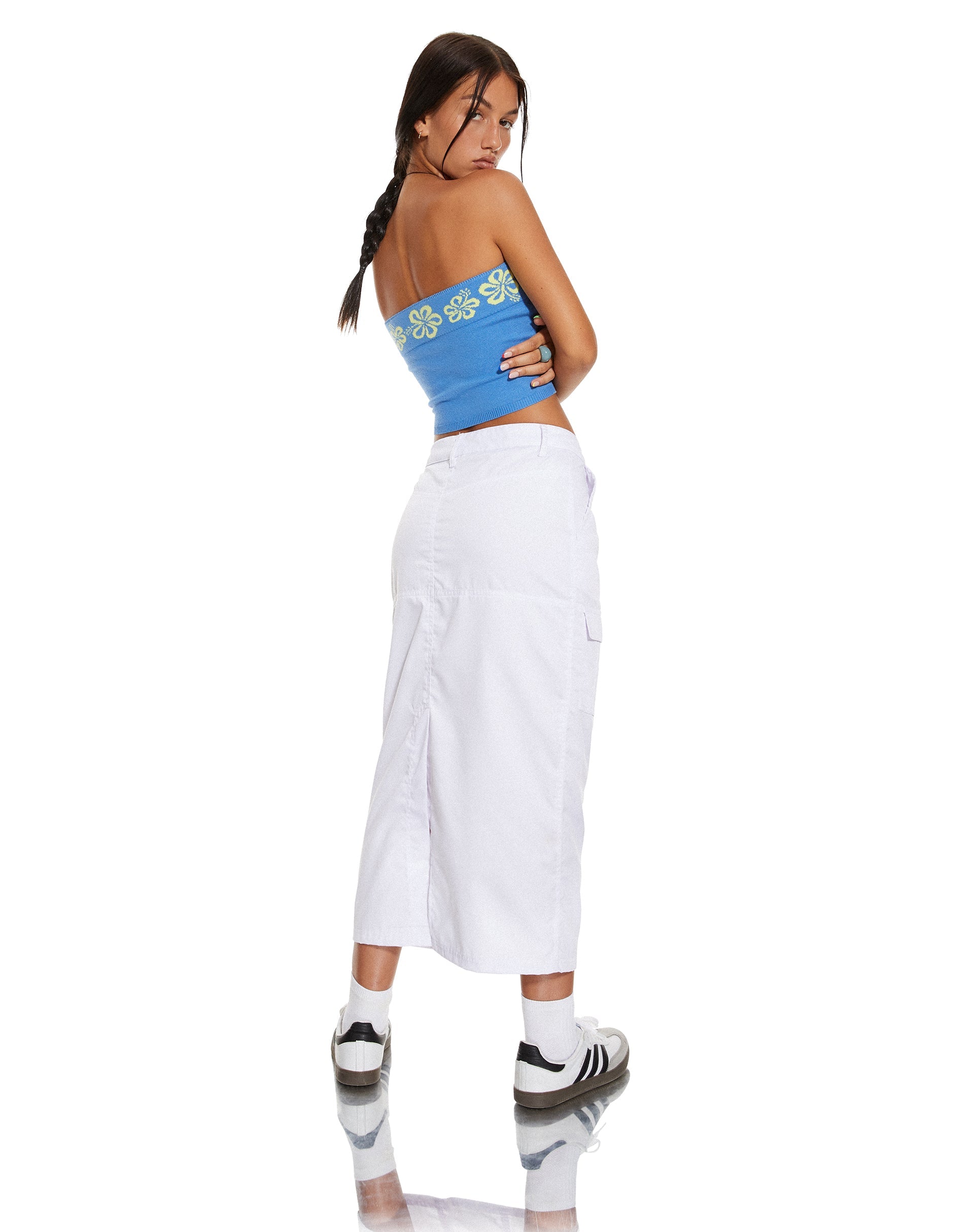 beeld van MOTEL X BARBARA Delina Crop Top in Blue Hibiscus