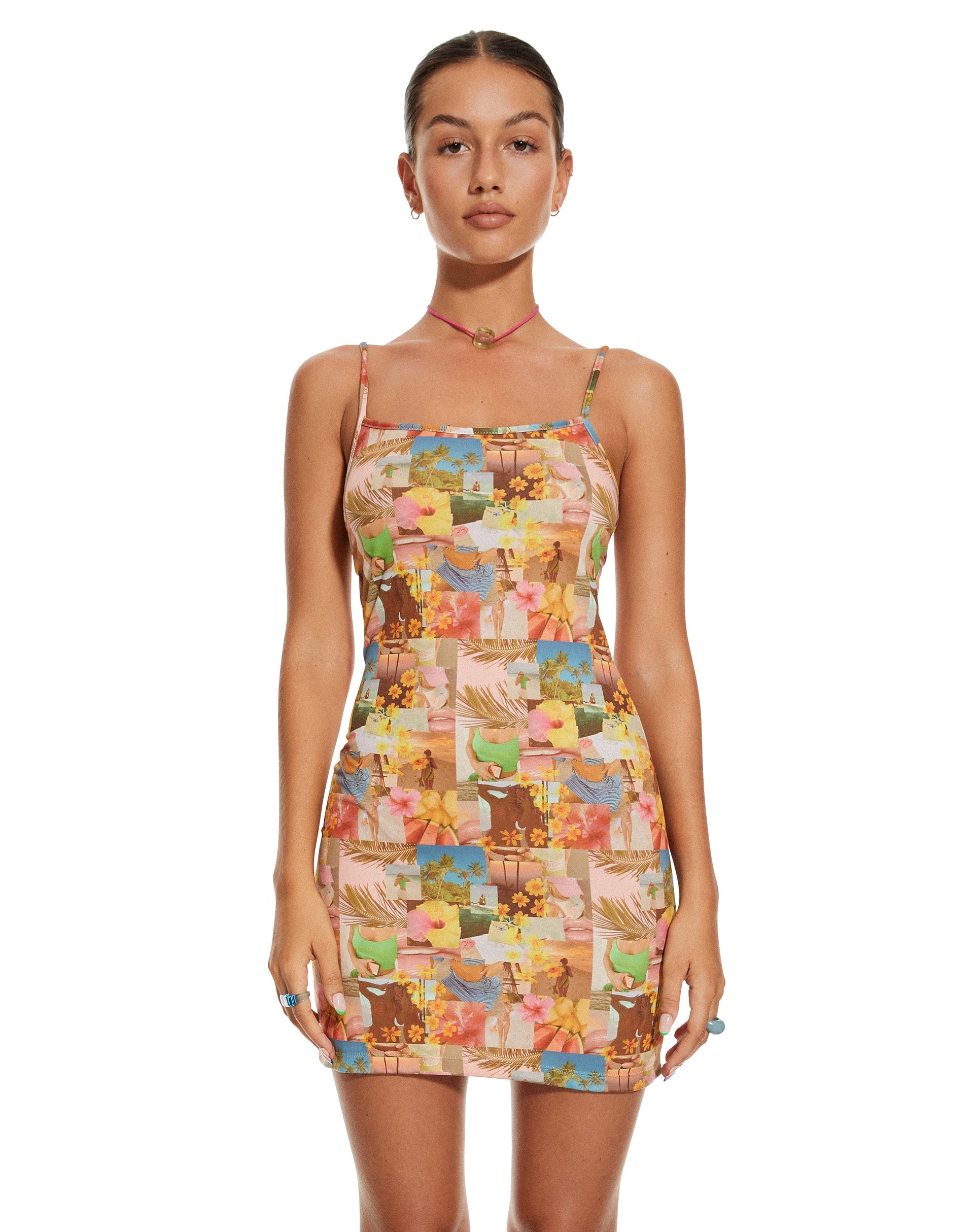 beeld van MOTEL X BARBARA Piper Mini Dress in 90s Tropical Collage
